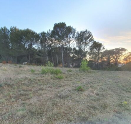 Terrain à Bâtir de 776m² dans secteur Résidentiel - constrcuteur de maison - Villas la Provençale