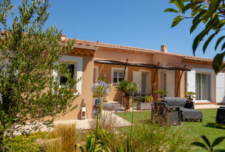 Maison de plain pied pour famille. sur terrain dans secteur prisé - constrcuteur de maison - Villas la Provençale