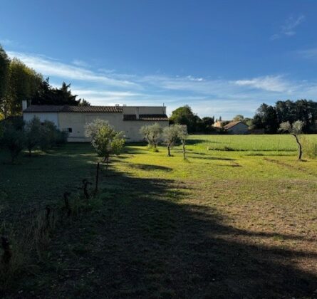 BAISSE DE PRIX !!     SALON DE PROVENCE SUPERBE TERRAIN PLAT - constrcuteur de maison - Villas la Provençale