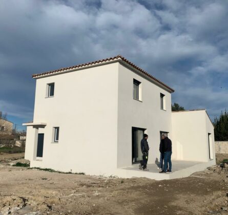 DISPONIBLE IMMEDIATEMENT FRAIS DE NOTAIRE REDUITS 4 CHAMBRES ET GARAGE 40M2 - constrcuteur de maison - Villas la Provençale