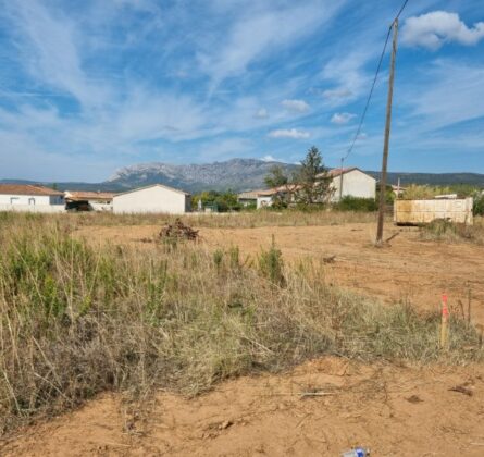 Terrain à bâtir POURRIERES - constrcuteur de maison - Villas la Provençale