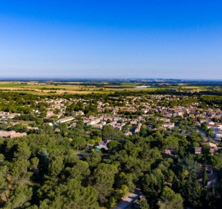 ECRIN DE VERDURE DANS LES ALPILLES - constrcuteur de maison - Villas la Provençale