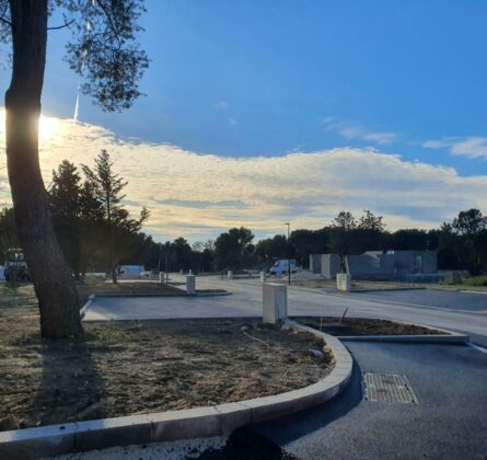 BAIISE DE PRIX TERRAIN A BÂTIR ST-MITRE-LES-REMPARTS - constrcuteur de maison - Villas la Provençale