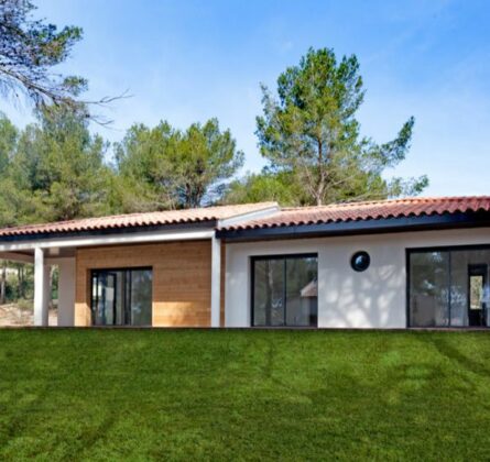 Villa de 118m2 de plein pied, avec garage et jardin arboré sur Fuveau - constrcuteur de maison - Villas la Provençale