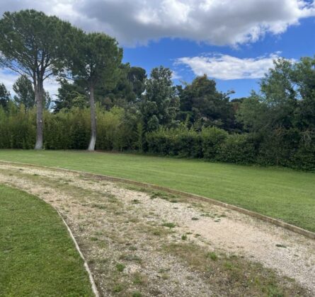 PELLISSANNE MAGNIFIQUE TERRAIN DE 700 M² A SAISIR !!!!! - constrcuteur de maison - Villas la Provençale