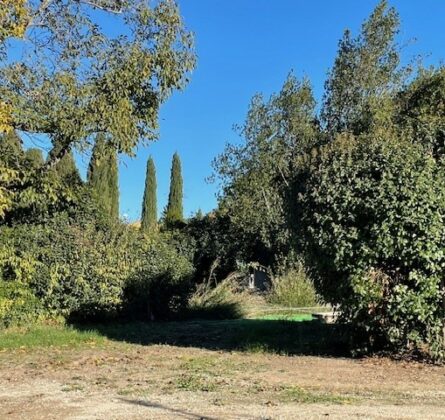 À vendre : Terrain à Salon de Provence – Un cadre de vie idéal ! - constrcuteur de maison - Villas la Provençale